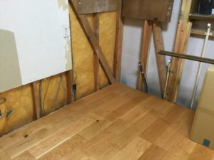 Ⅰ型からＬ型へ床とキッチンの改修工事