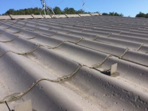 割れやすいＵ瓦　簡単屋根補修塗装工事
