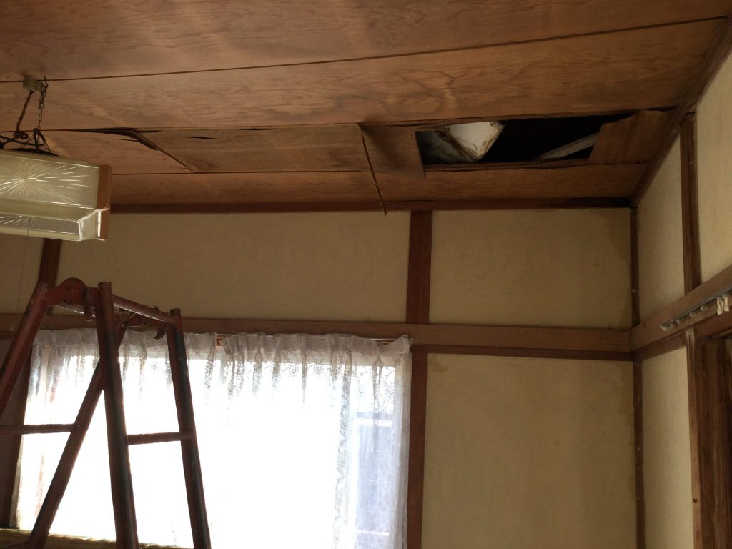予算５０万雨漏り床フカフカ最小限リフォーム工事
