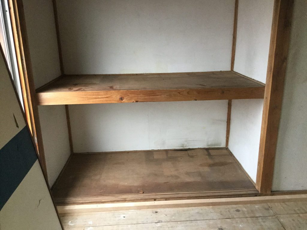 ４０年前のアパートの風呂場　押入改修工事